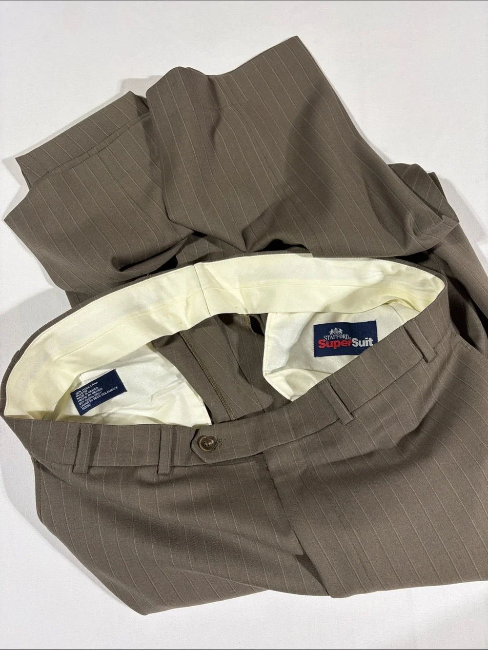 Stafford Super Brown Pinstripe Men's Two-Piece Suit 48L pants 38x32